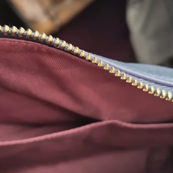 TREND HOBO LEATHER – Coccinelle Midnight Blue, Medium (Minimalist Italian - Picture 10 of 11